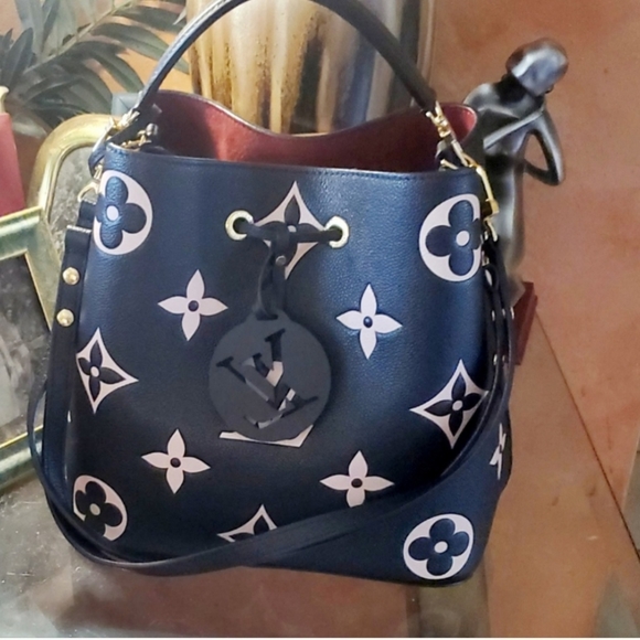 💥SOLD💥Louis Vuitton Montsouris Bag Charm - Picture 6 of 7